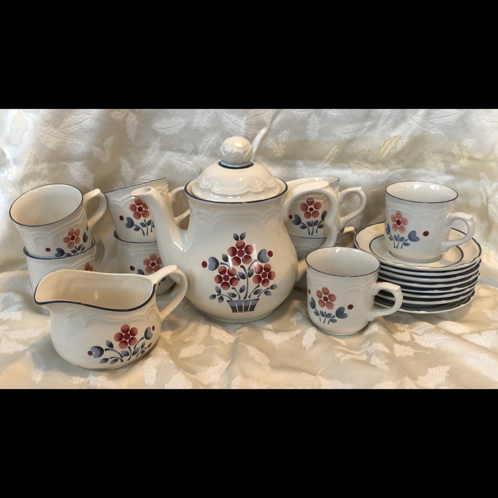 Cumberland brambleberry coffee/tea set